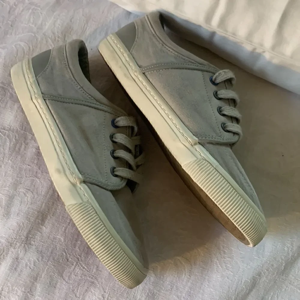 Sneakers Kids Cat & Jack Gray Size 2 Copy